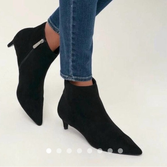 Charles by Charles David ankle boots in black faux suede/ size 8 1/2/ EUC - Picture 1 of 15
